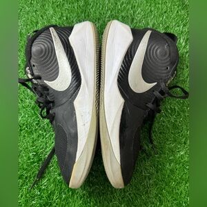 Nike Unisex-Child Team Hustle D 9 Pre School‎ Basketball Shoe Size 6.5Y